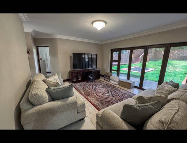 6 BEDROOM HOUSE FOR SALE IN MEYERSDAL